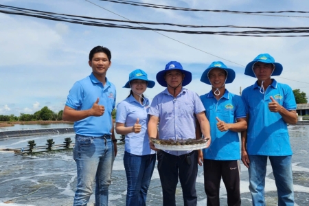 KHÁCH XEM VÀ CHỌN GIỐNG