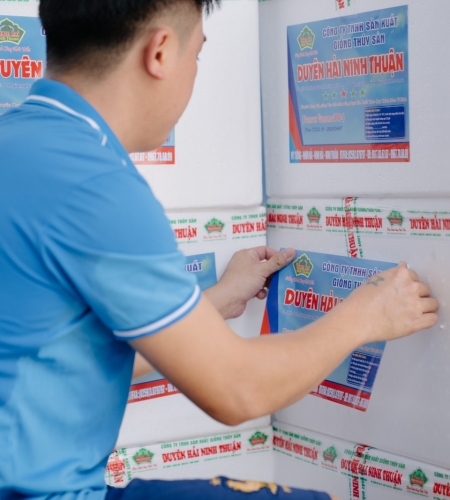 ĐÓNG GÓI BAO BÌ TÔM GIỐNG