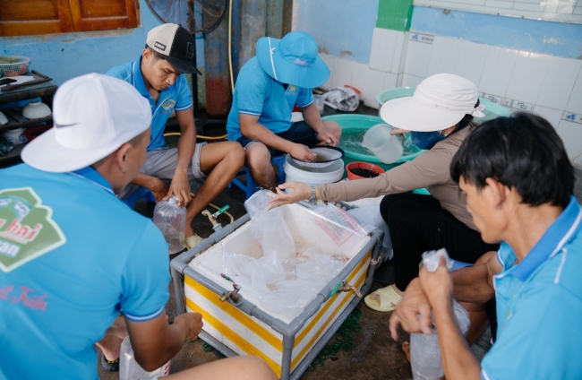 TRẠI SẢN XUẤT TÔM GIỐNG 